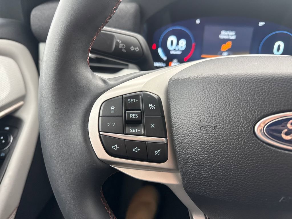 Used 2025 Ford Explorer Active w/ Active Comfort Package image 35
