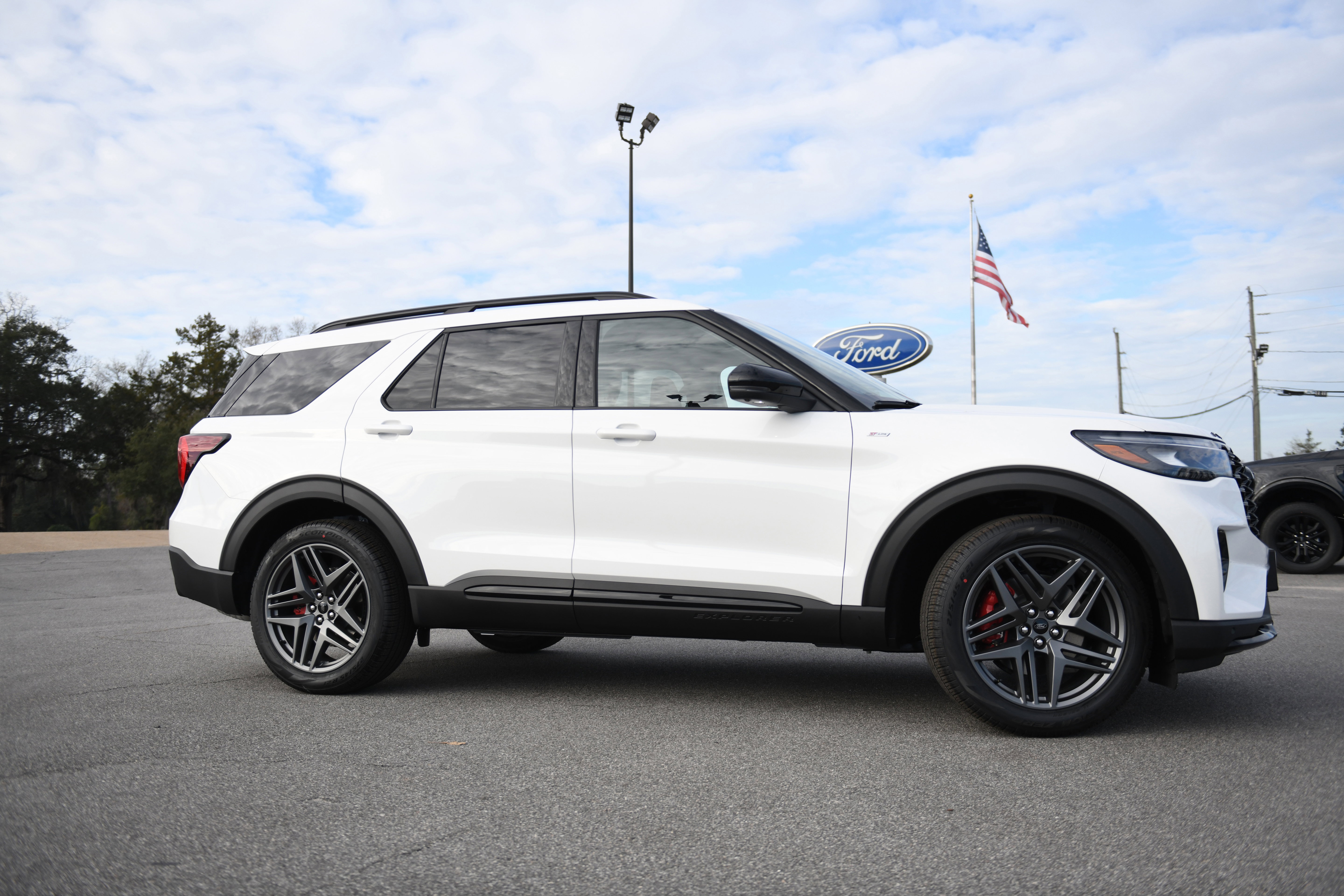 New 2026 Ford Explorer ST-Line w/ ST-Line Street Pack