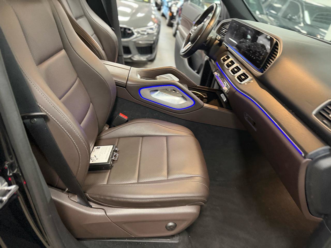 Used 2022 Mercedes-Benz GLE 350 4MATIC w/ AMG Line Exterior image 27