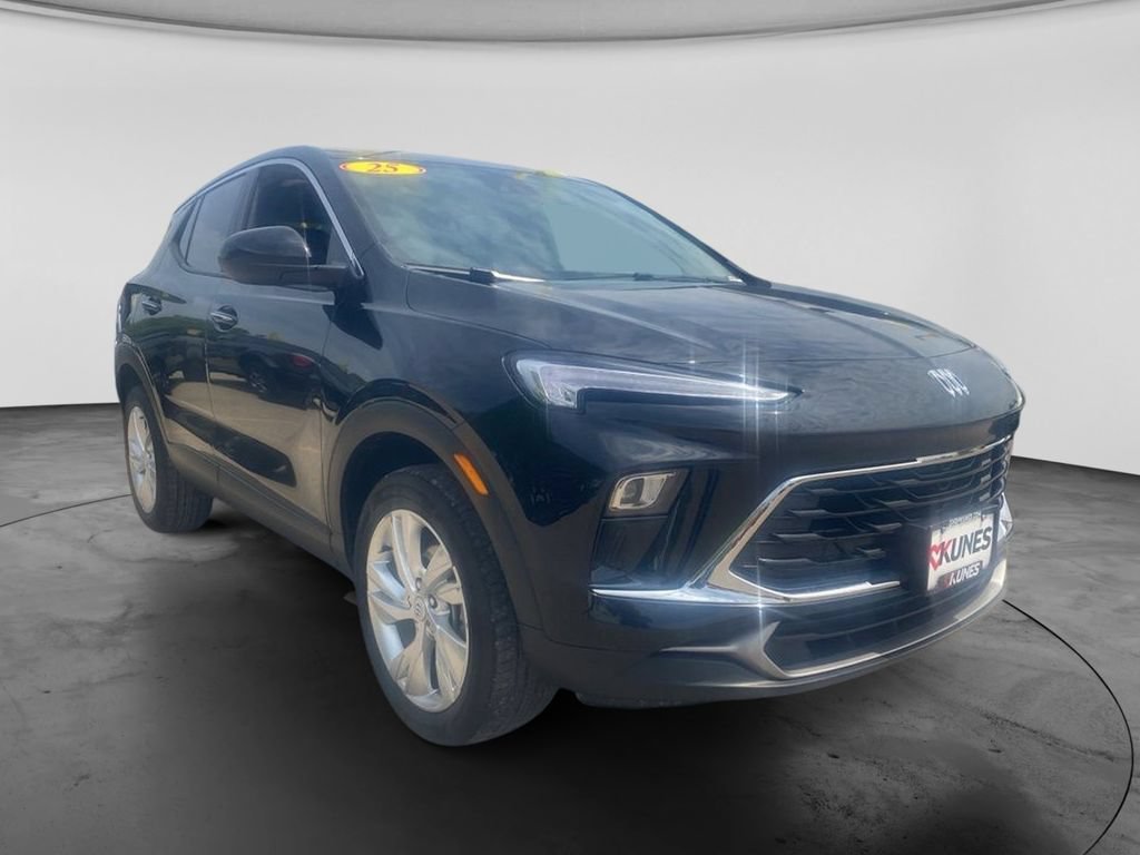 Used 2025 Buick Encore GX Preferred AWD/4WD image 3