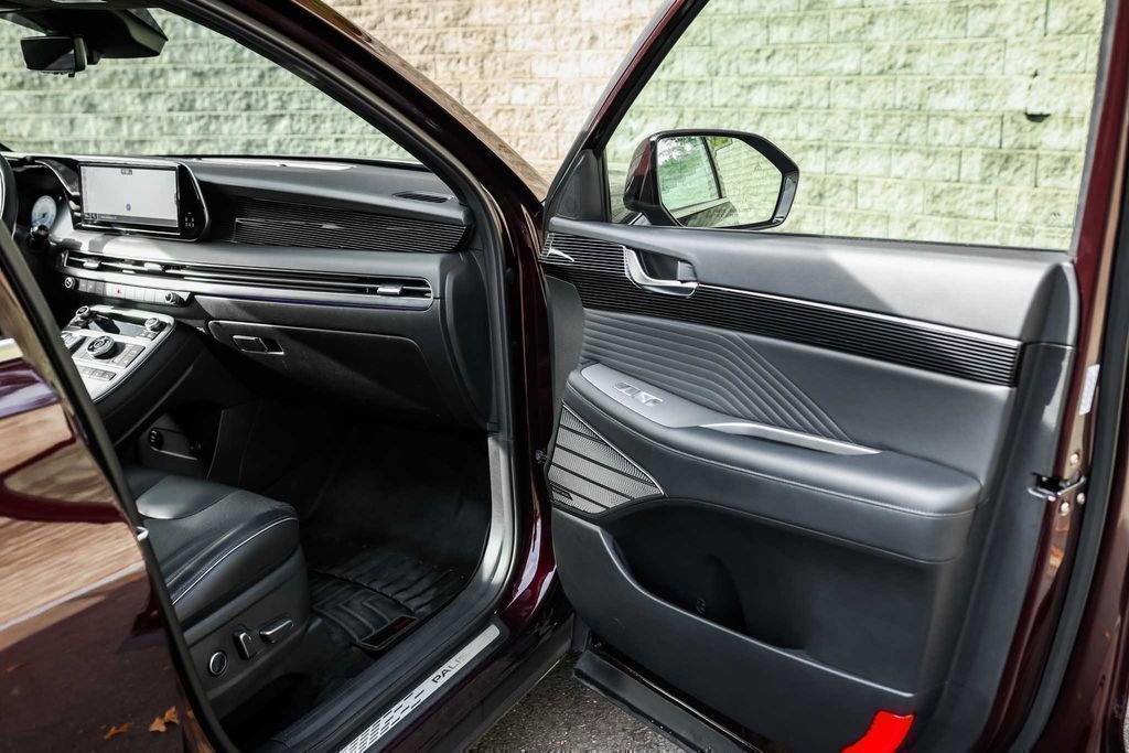 Used 2023 Hyundai Palisade Calligraphy image 14