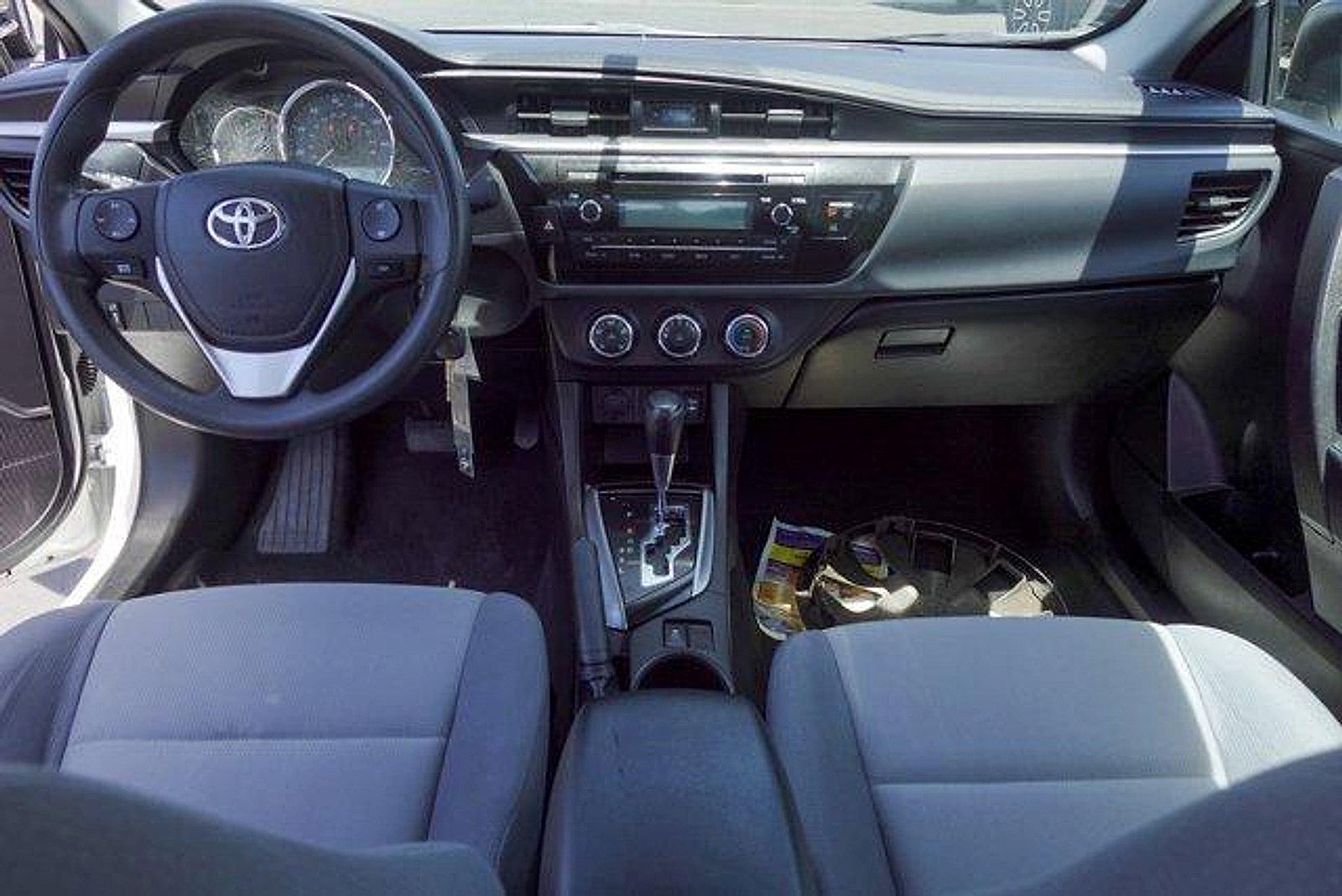 Used 2015 Toyota Corolla L FWD image 21