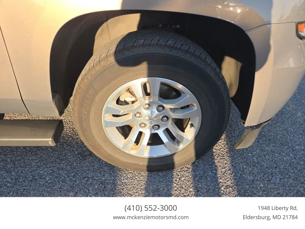 Used 2017 Chevrolet Suburban LS w/ Enhanced Driver Alert Package image 31