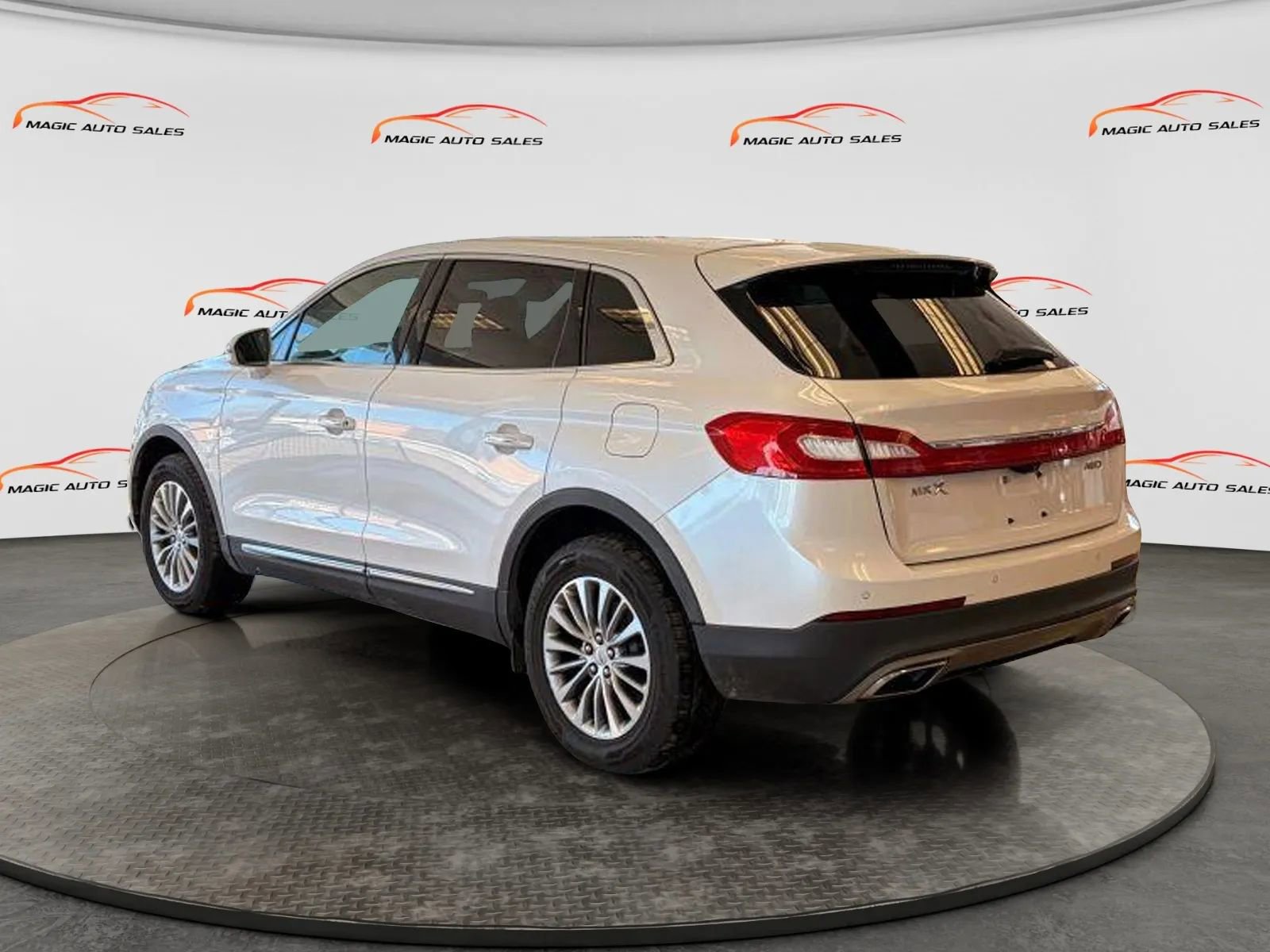 Used 2017 Lincoln MKX Select w/ Select Plus Package image 7