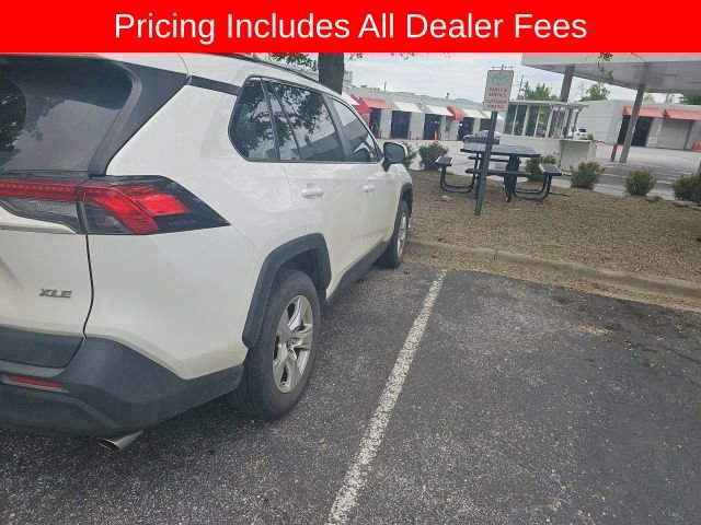 Used 2019 Toyota RAV4 XLE w/ Convenience Package FWD image 5