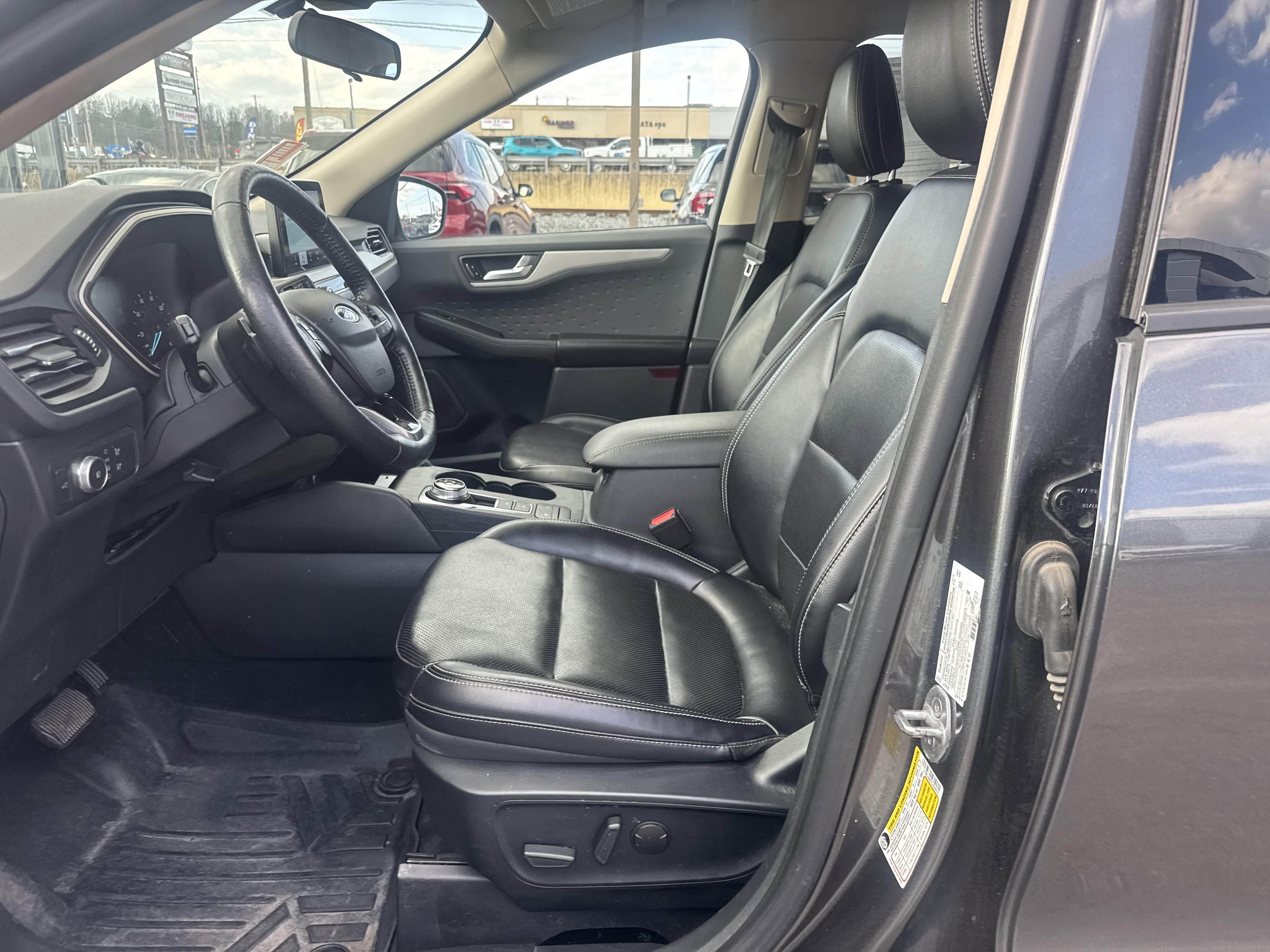 Used 2020 Ford Escape SEL image 12
