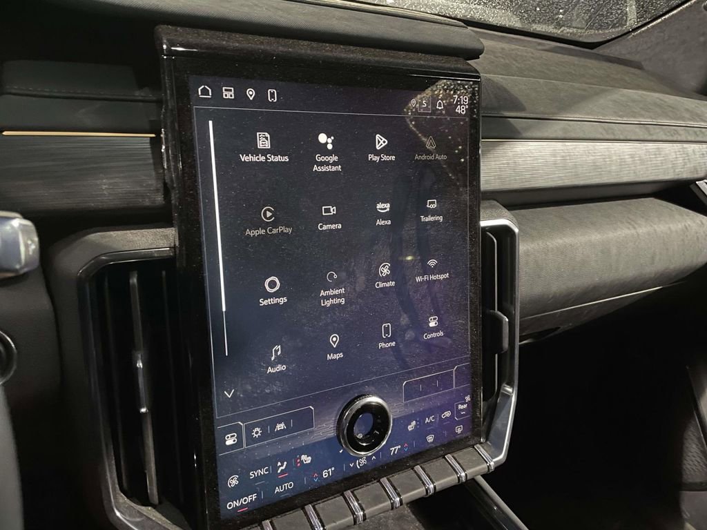 Used 2024 GMC Acadia AT4 w/ Luxury Package image 41