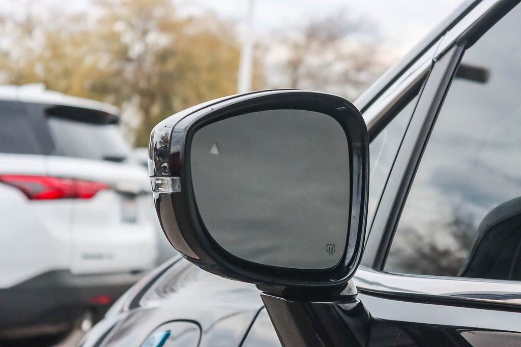 Used 2024 Chrysler Pacifica Select image 15