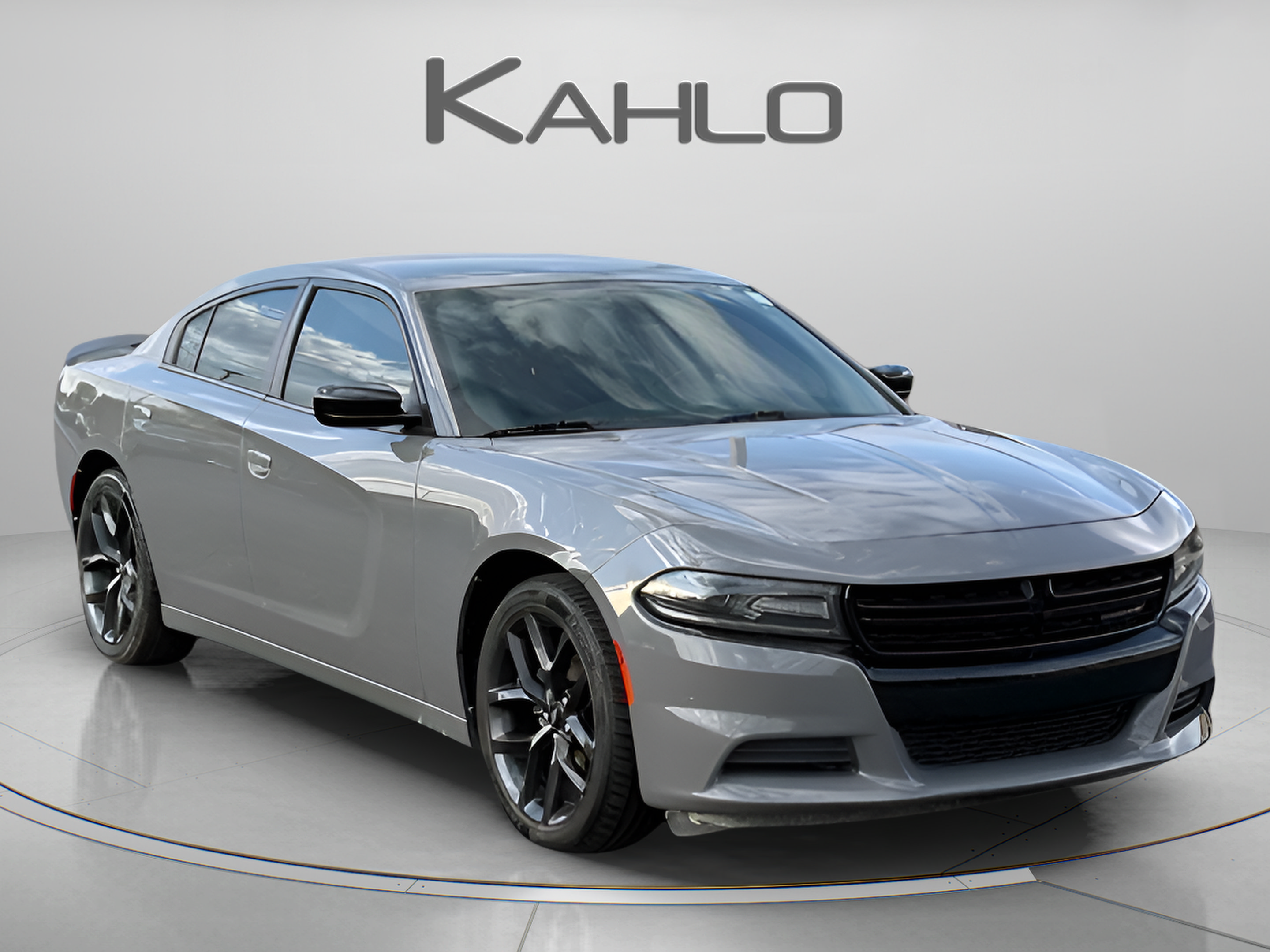 Used 2019 Dodge Charger SXT w/ Blacktop Package RWD image 6