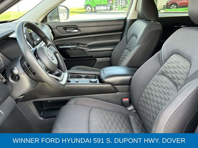 Used 2022 Nissan Pathfinder S image 17