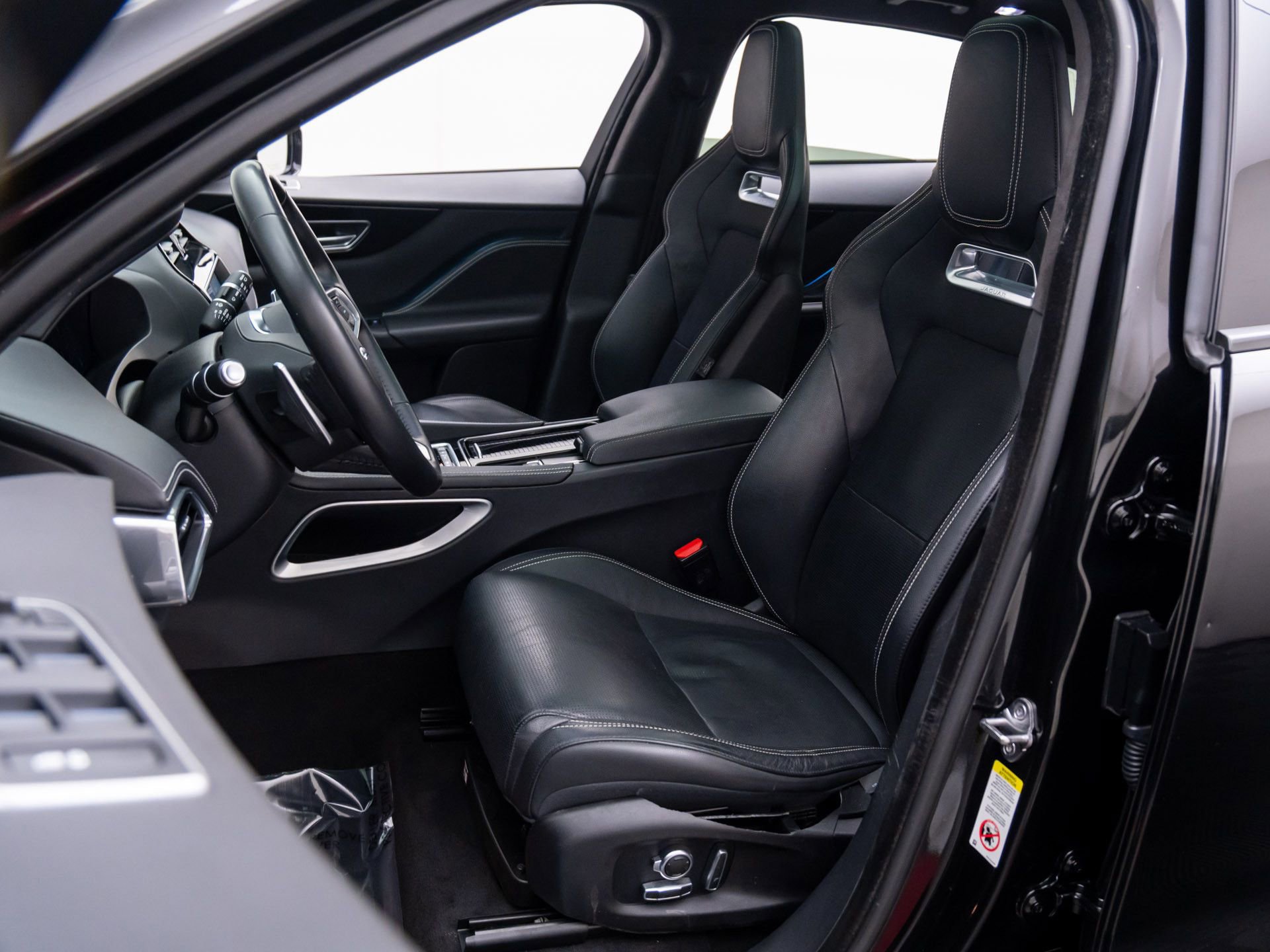 Used 2020 Jaguar F-PACE S image 14