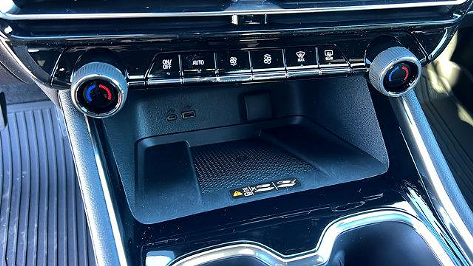 New 2026 Chevrolet Traverse LT w/ Midnight/Sport Edition image 22