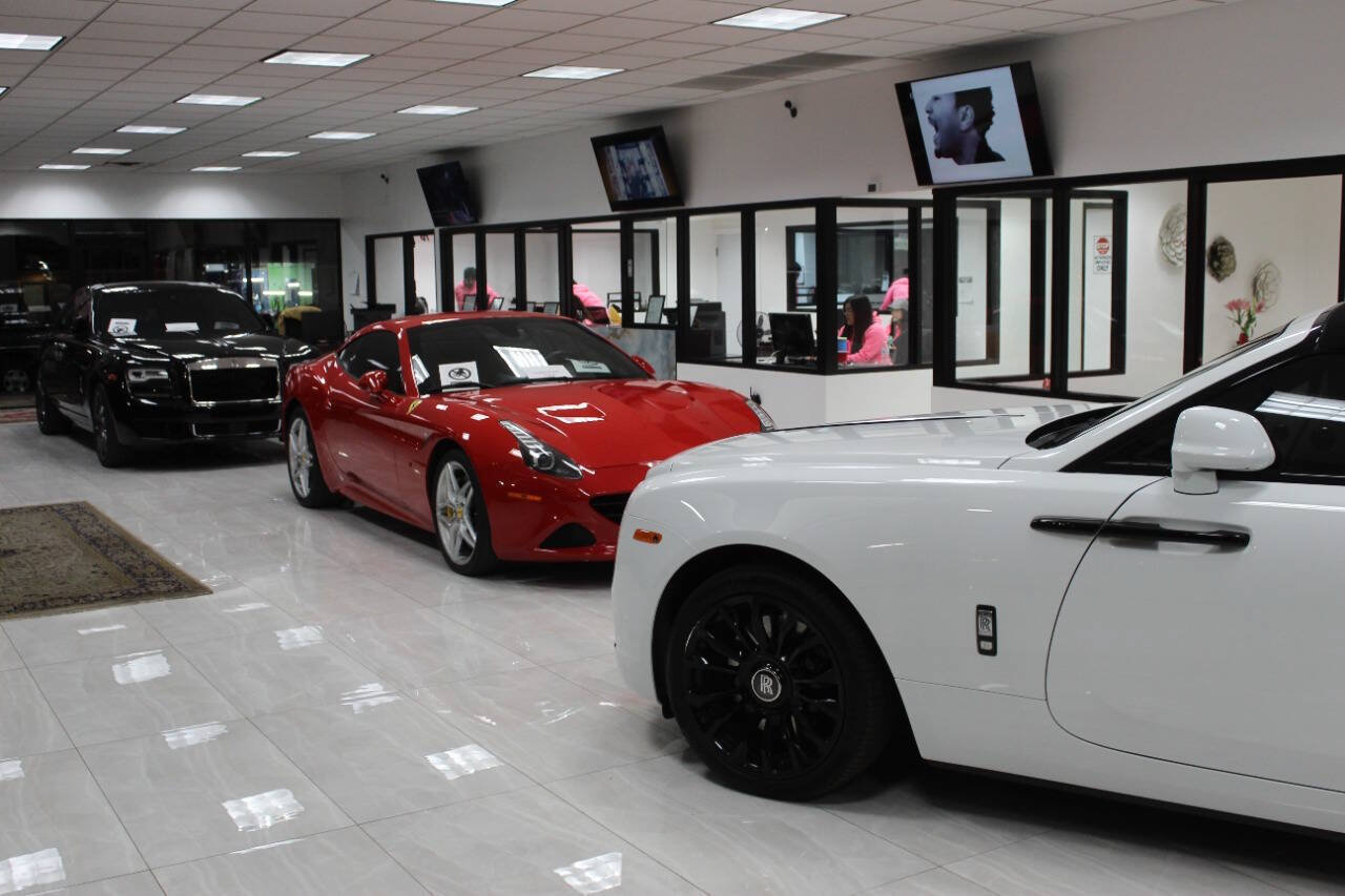 Used 2016 Ferrari California T RWD image 30