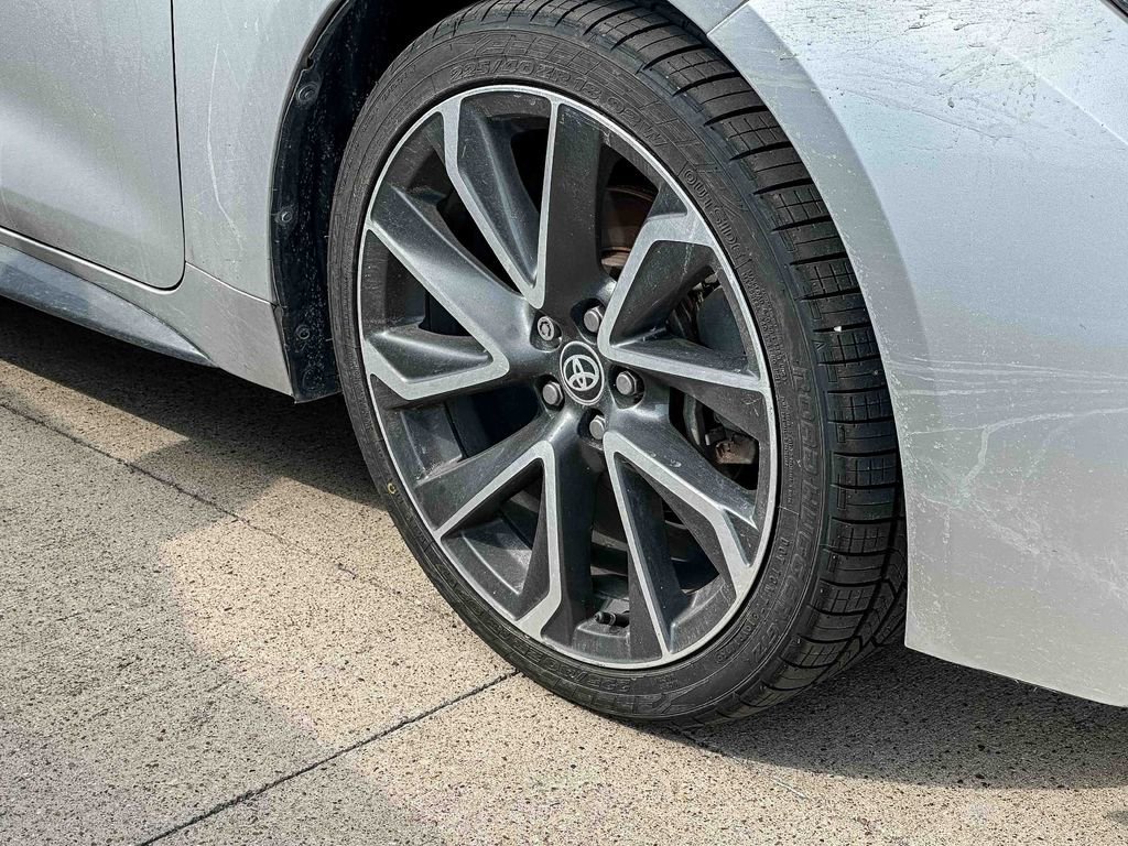 Used 2020 Toyota Corolla SE w/ SE Premium Package image 3