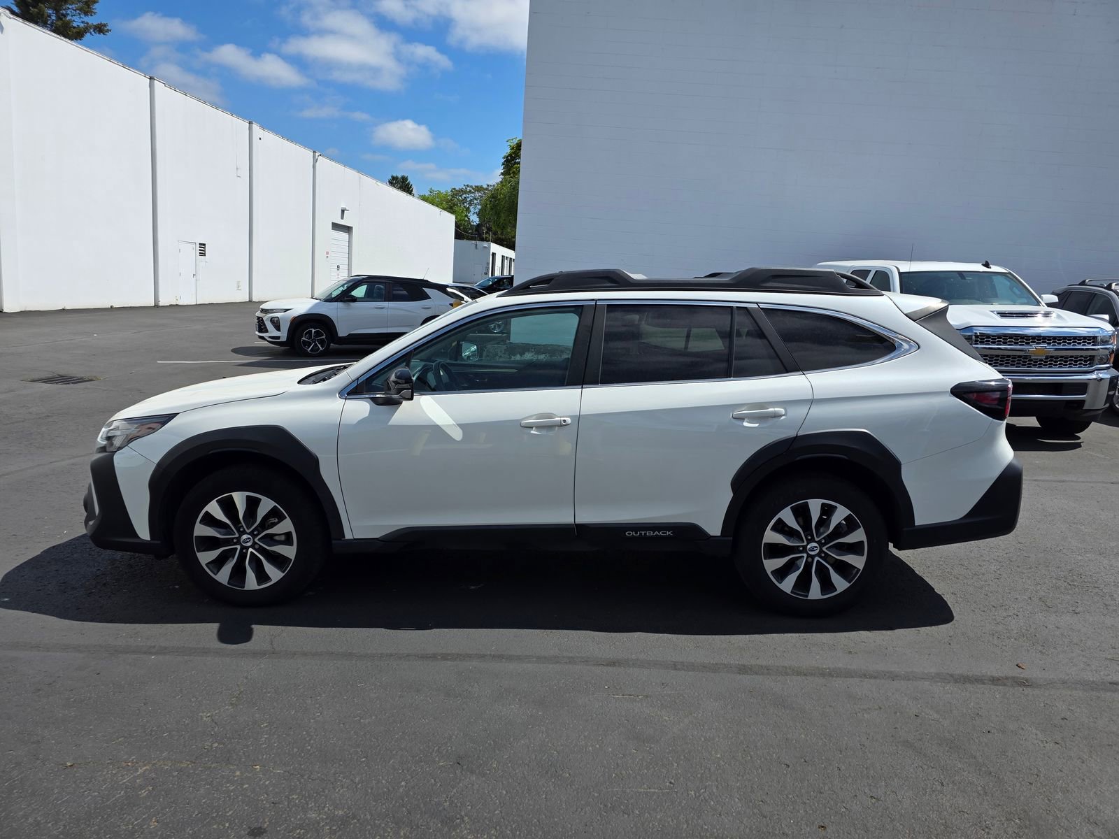 Used 2023 Subaru Outback Limited XT AWD/4WD image 8