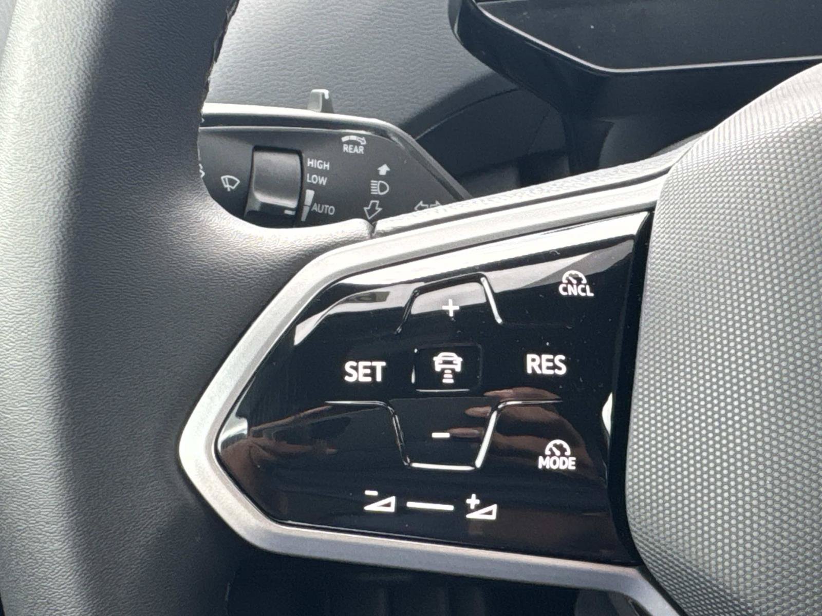 New 2026 Volkswagen ID.4 Pro AWD/4WD image 16