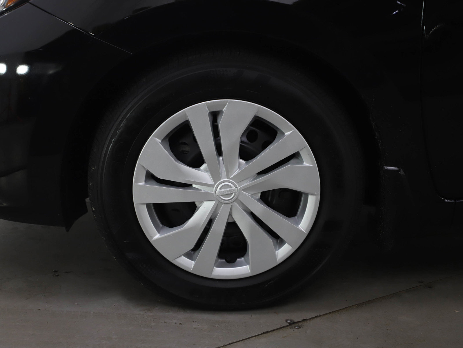 Used 2024 Nissan Versa S w/ Trunk Package image 25