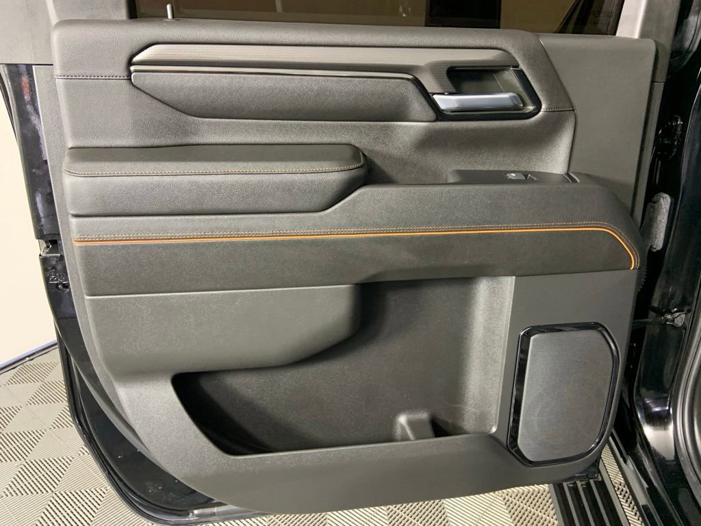 Used 2024 GMC Sierra 2500 AT4 w/ AT4 Premium Plus Package AWD/4WD image 19