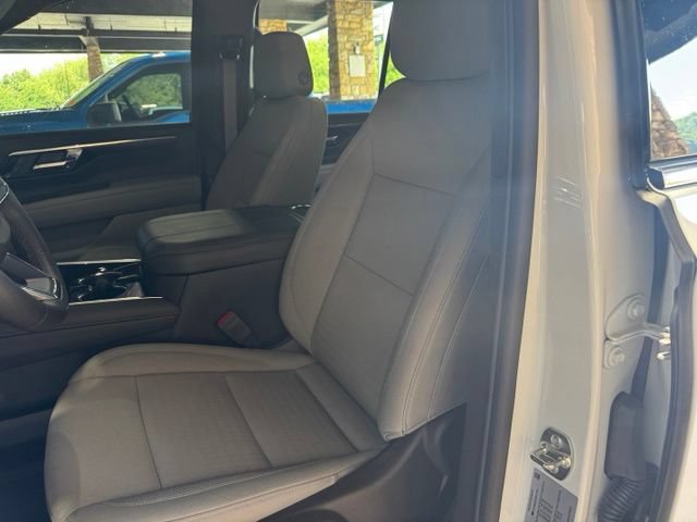 Used 2026 Chevrolet Tahoe LS w/ LPO, Dark Essentials Package AWD/4WD image 16