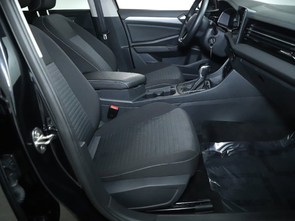 Used 2025 Volkswagen Jetta S image 33