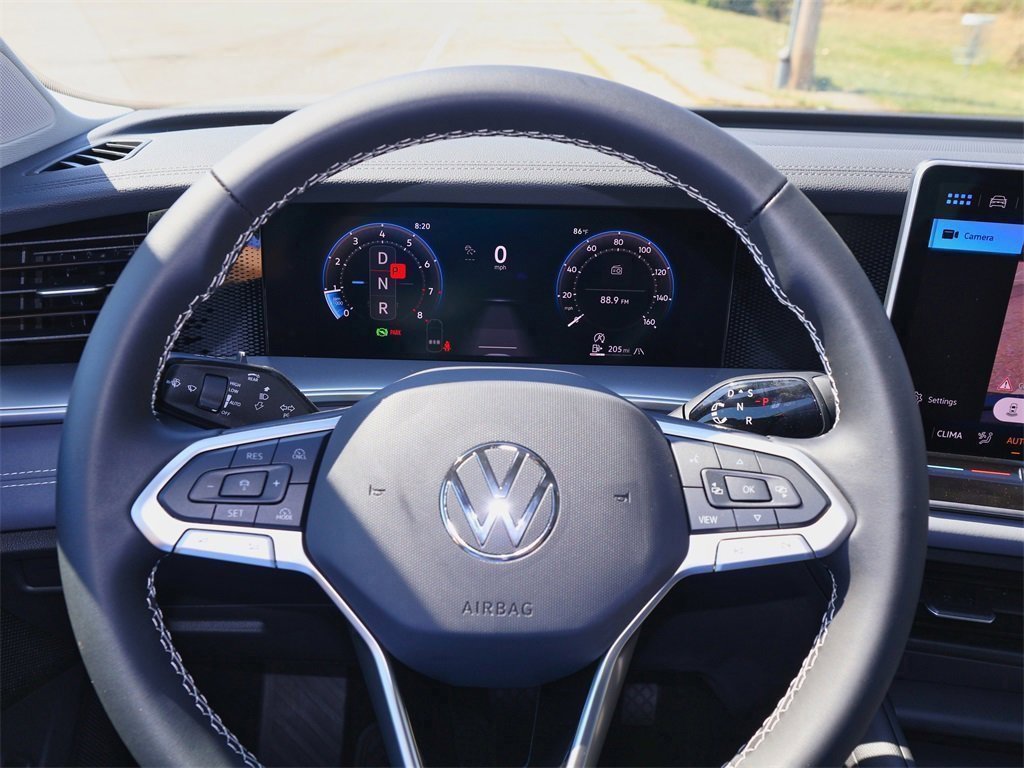 New 2025 Volkswagen Tiguan SE image 20