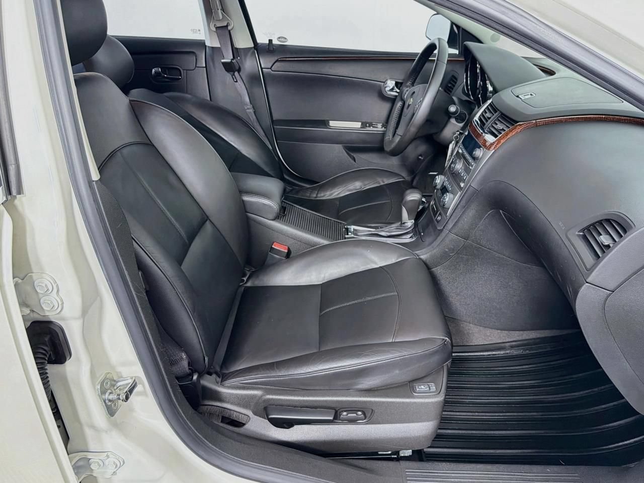 Used 2012 Chevrolet Malibu LTZ FWD image 32