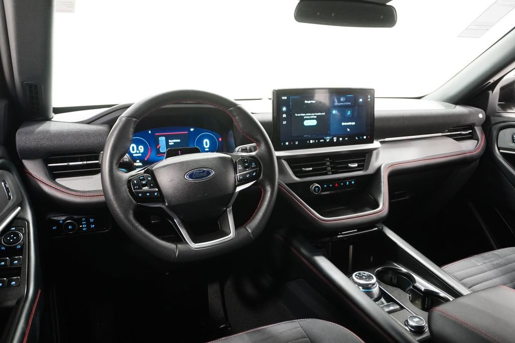 Used 2025 Ford Explorer ST-Line w/ ST-Line Street Pack image 15