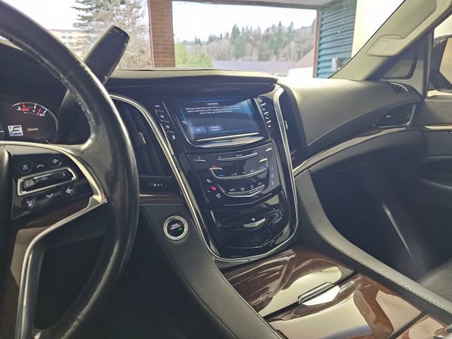 Used 2019 Cadillac Escalade ESV Luxury image 42