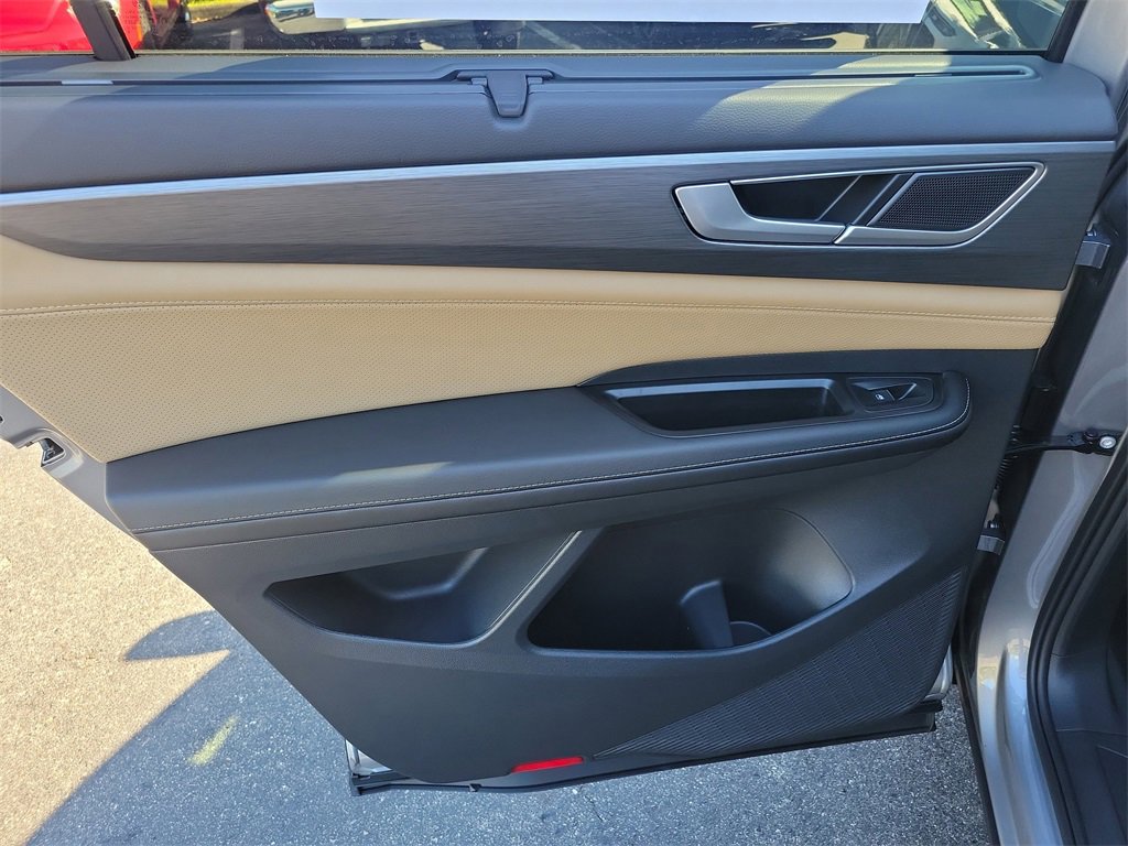 New 2026 Volkswagen Atlas Cross Sport SE image 11