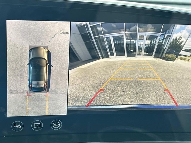 Certified 2024 Cadillac Lyriq Luxury w/ LPO, Floor Liner Package AWD/4WD image 27