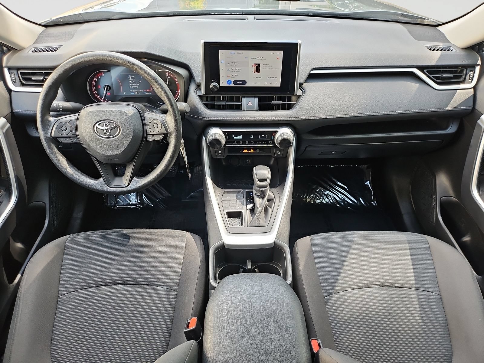 Used 2025 Toyota RAV4 LE AWD/4WD image 16