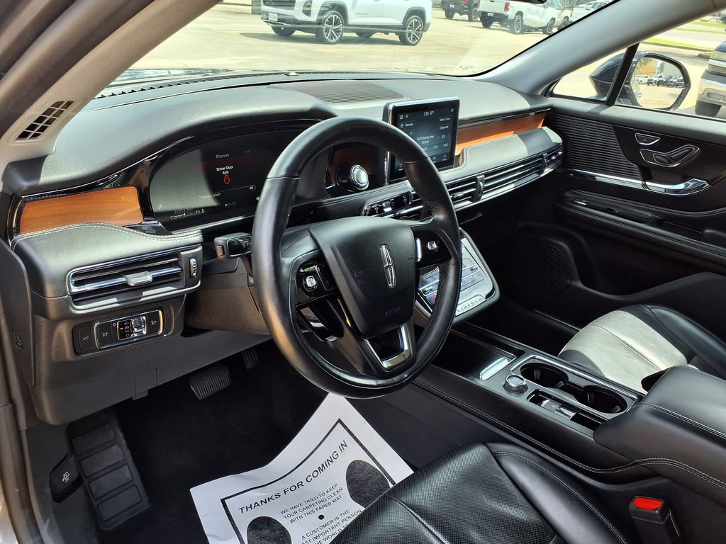 Used 2022 Lincoln Corsair Reserve w/ Equipment Group 201A FWD image 23