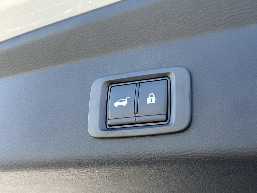 New 2025 Mitsubishi Outlander SE image 12