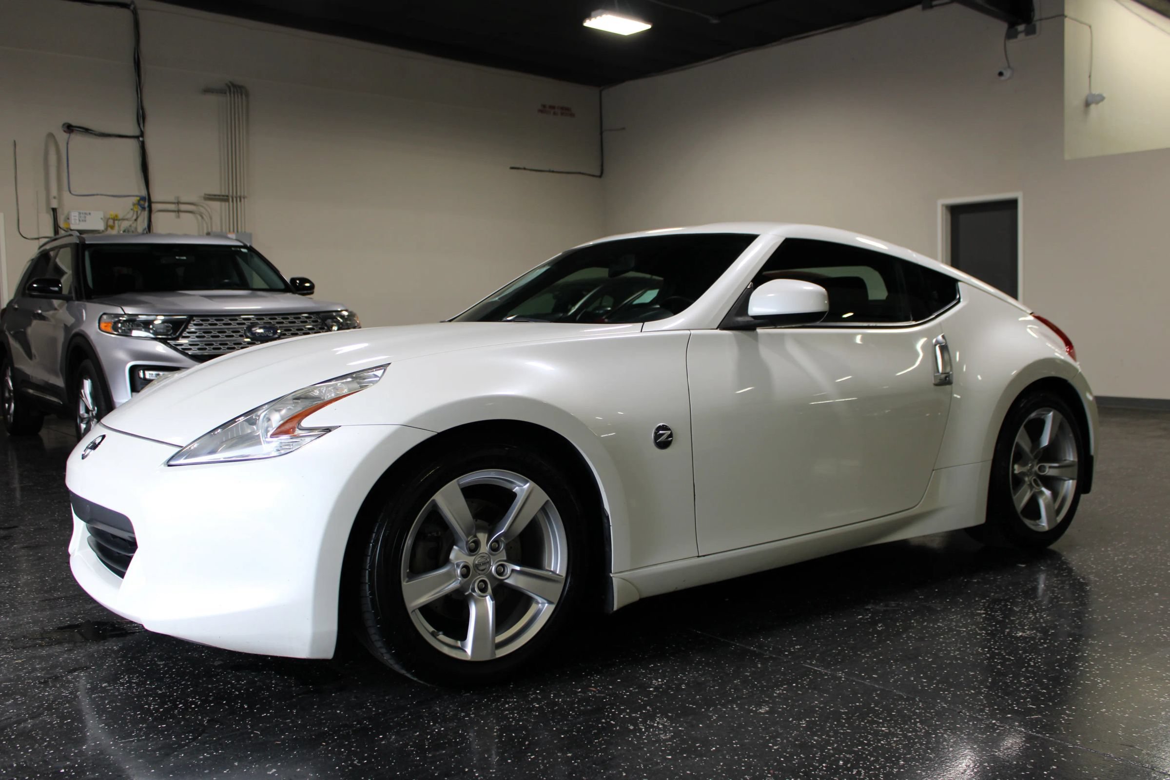 Used 2011 Nissan 370Z Coupe RWD image 7