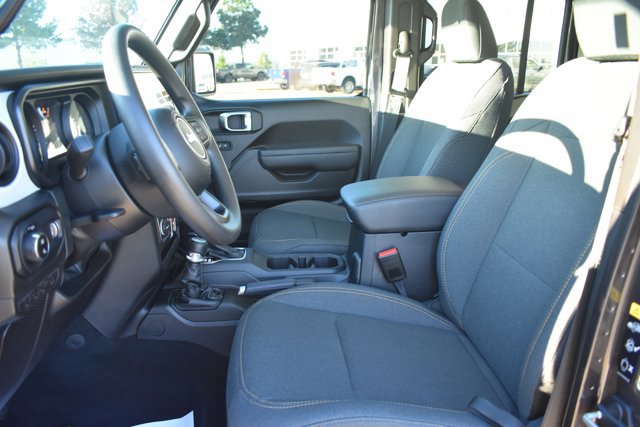 Used 2025 Jeep Gladiator Sport image 14