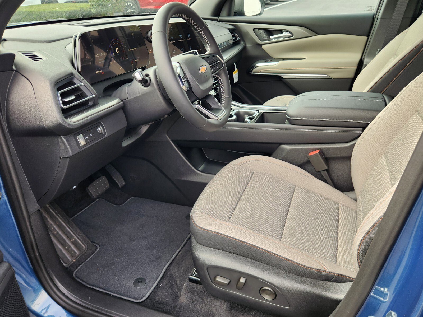 New 2026 Chevrolet Traverse LT w/ Driver Confidence Package image 5