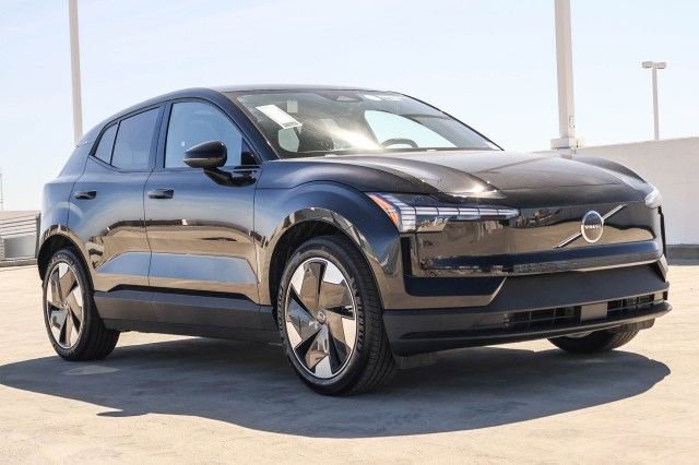 New 2025 Volvo EX30 Plus w/ Protection Package Premier image 3