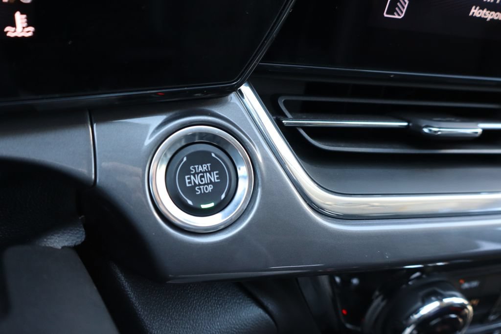 Used 2025 Chevrolet Trax ACTIV w/ Sunroof Package FWD image 13
