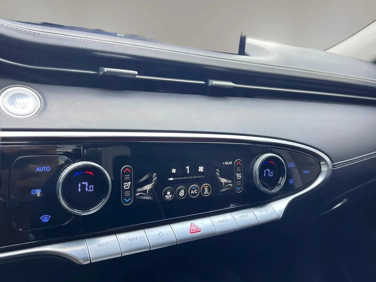 Used 2023 Genesis Electrified GV70 w/ Prestige Package AWD/4WD image 23