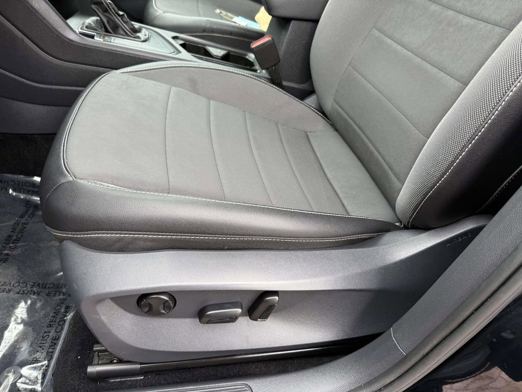 Used 2022 Volkswagen Taos SE image 12