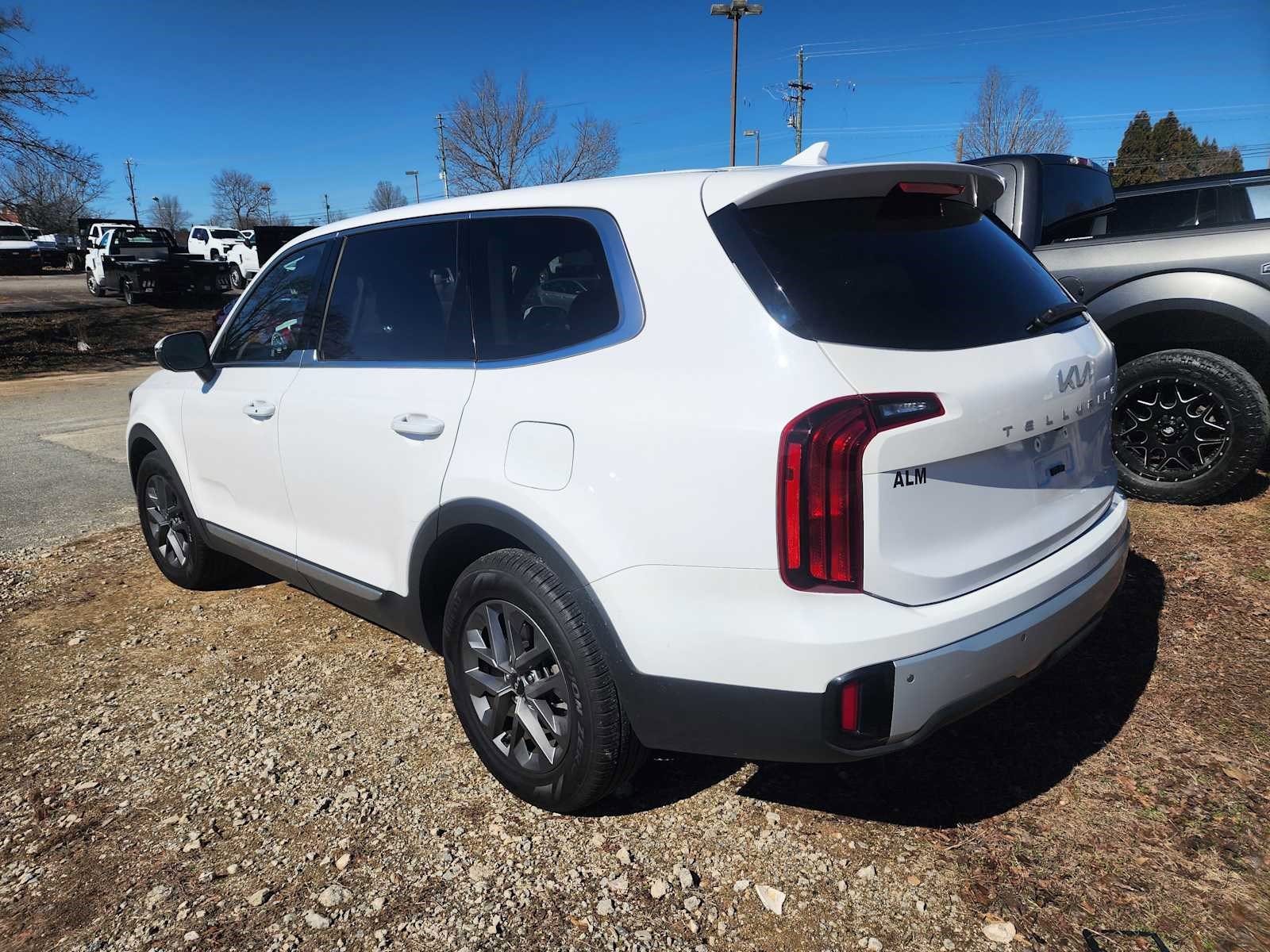 Used 2024 Kia Telluride LX image 41