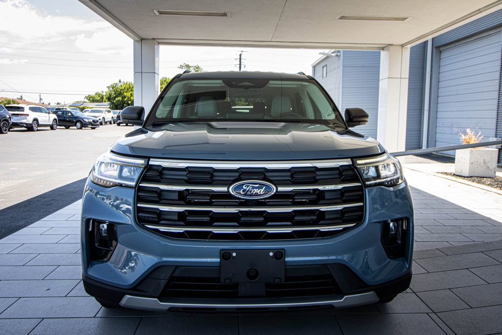 Used 2025 Ford Explorer Active w/ Active Comfort Package RWD image 8