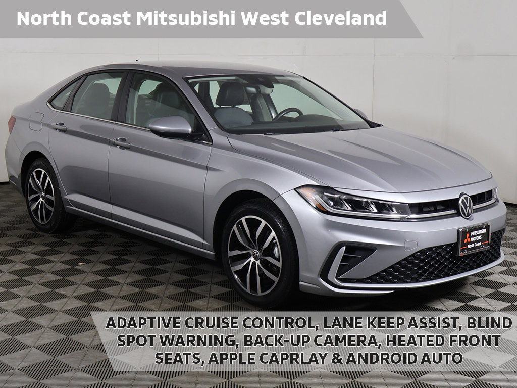 Used 2025 Volkswagen Jetta SE FWD image 1
