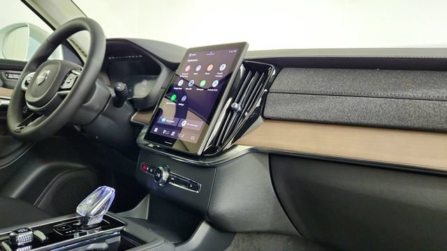 New 2026 Volvo XC90 T8 Plus w/ Protection Package AWD/4WD image 37