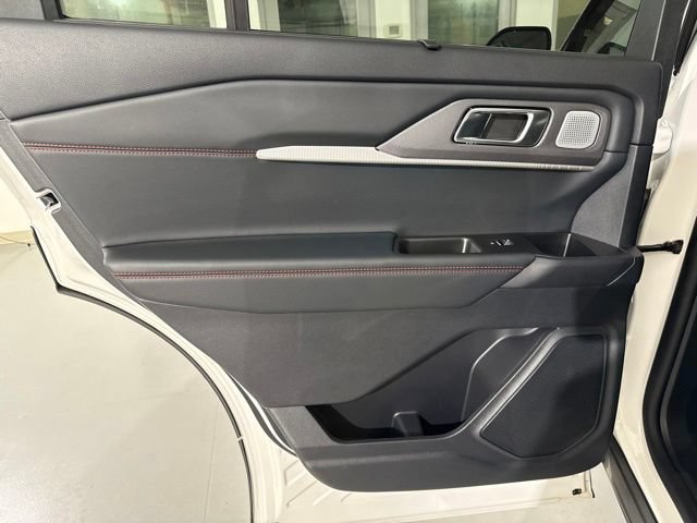 Used 2025 Ford Explorer ST AWD/4WD image 17