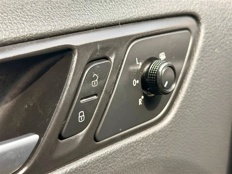 Used 2017 Volkswagen Jetta SE FWD image 19