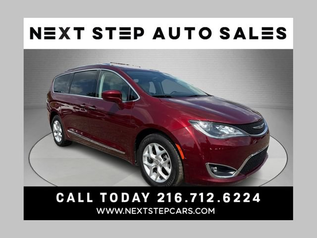 Used 2017 Chrysler Pacifica Touring-L Plus FWD image 1