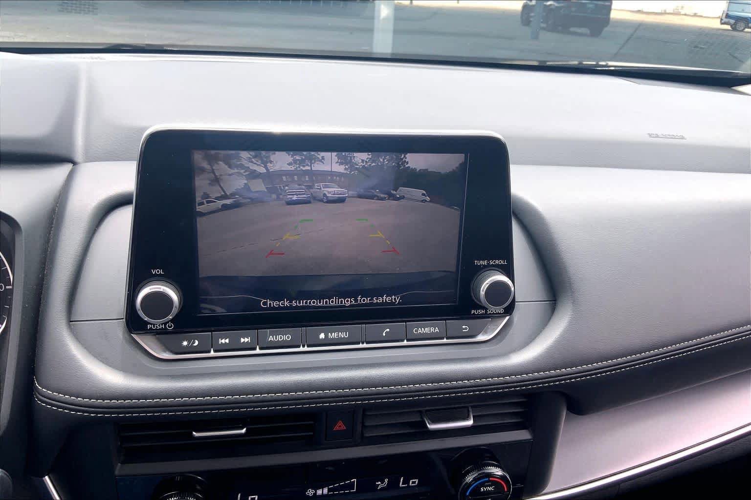 Used 2025 Nissan Rogue SV FWD image 27