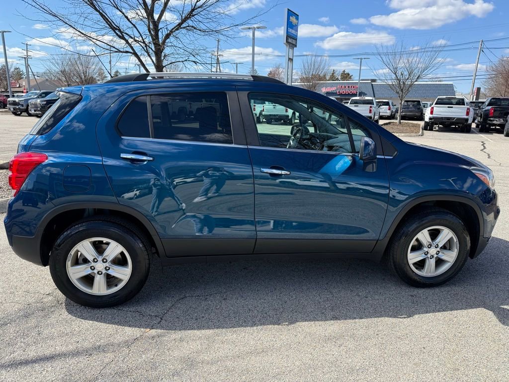 Used 2020 Chevrolet Trax LT w/ LT Convenience Package image 6