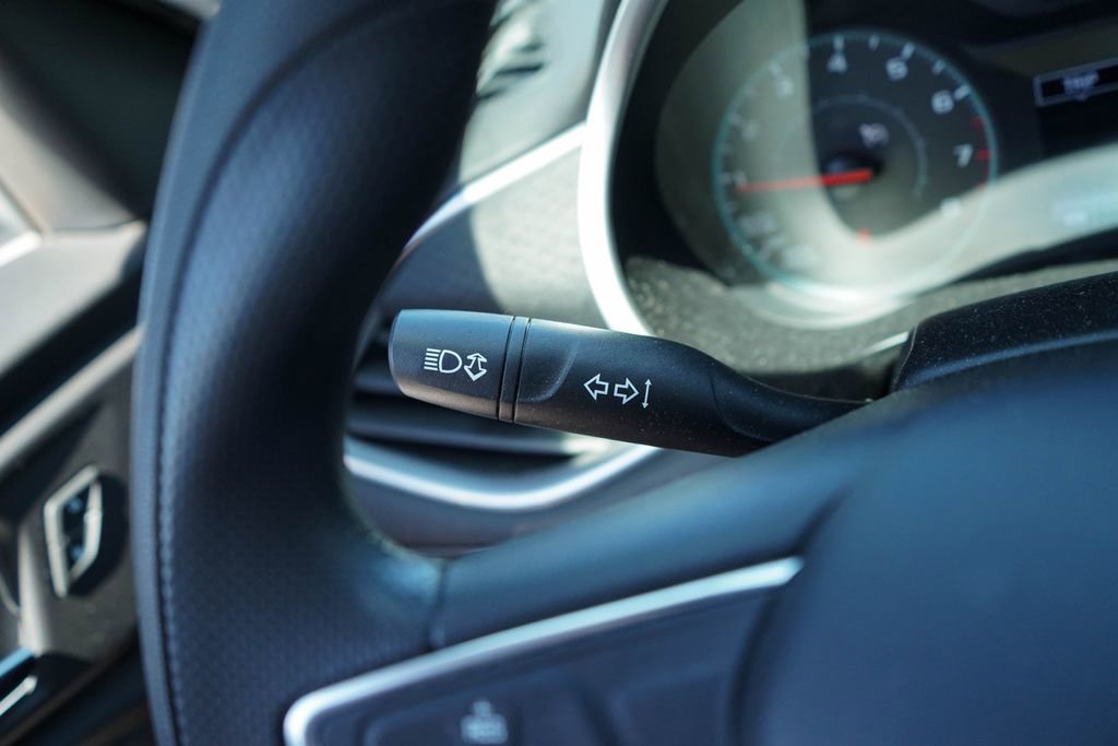 Used 2022 Chevrolet Malibu LS image 32